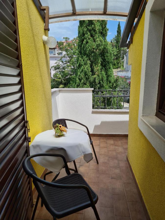 Hotel Pansion Ribica à Crikvenica Extérieur photo