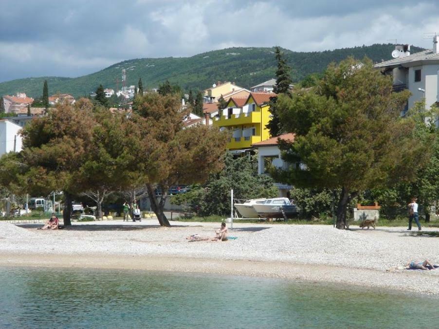 Hotel Pansion Ribica à Crikvenica Extérieur photo