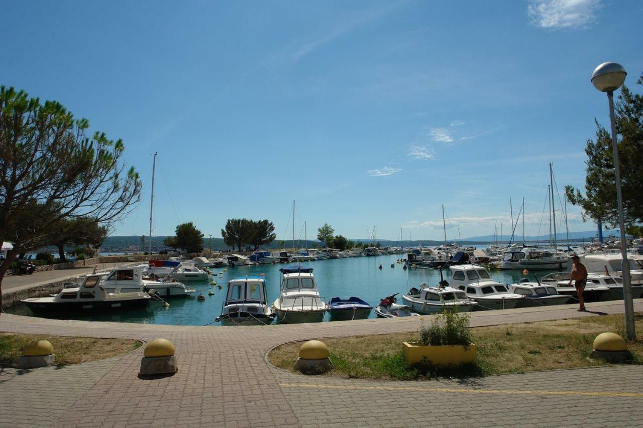 Hotel Pansion Ribica à Crikvenica Extérieur photo
