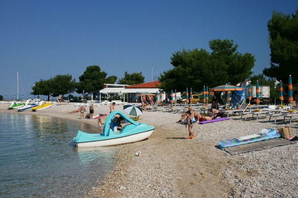 Hotel Pansion Ribica à Crikvenica Extérieur photo