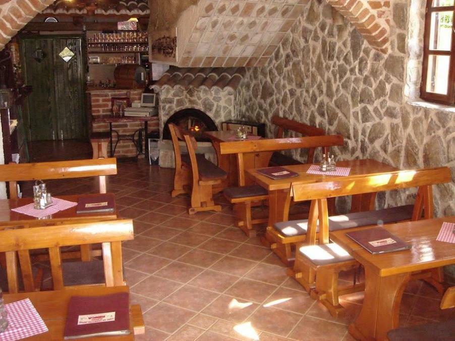Hotel Pansion Ribica à Crikvenica Extérieur photo