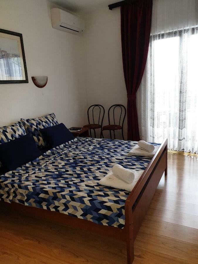 Hotel Pansion Ribica à Crikvenica Extérieur photo