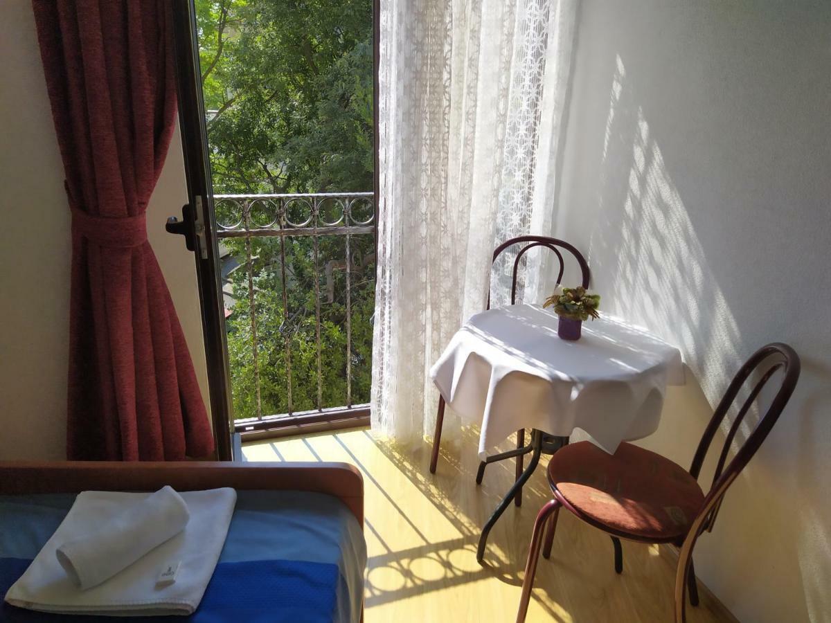 Hotel Pansion Ribica à Crikvenica Extérieur photo